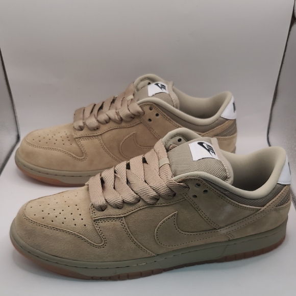 NEW Nike SB Dunk Low Pro B Sneakers - Parachute Beige Sz Men's 10 Women's 11.5